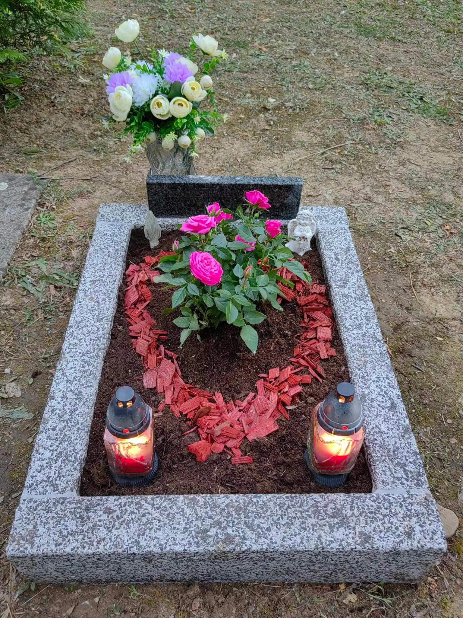 Ani po 26 rokoch slabšej starostlivosti nie je nič stratené a hrobu vieme vrátiť dôstojný vzhľad . — po